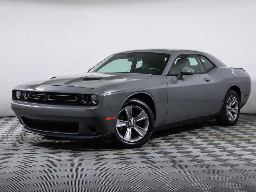 Додж машина серая