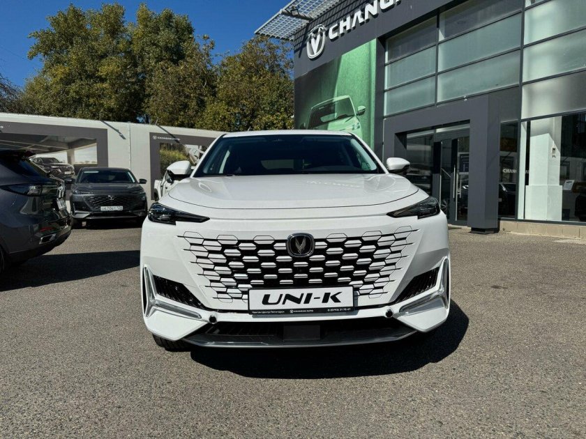 Changan uni k белый