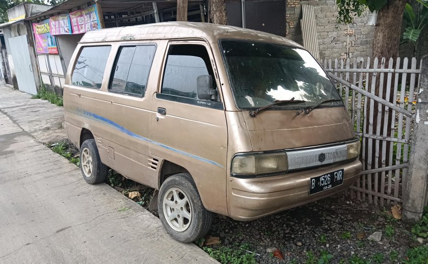 Сузуки Керри вид спереди