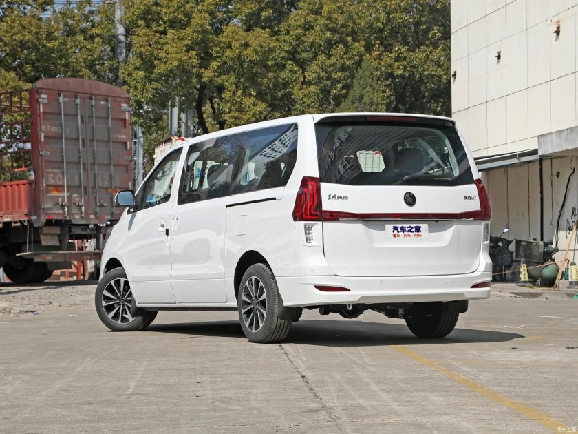 Китайский минивэн 7 мест