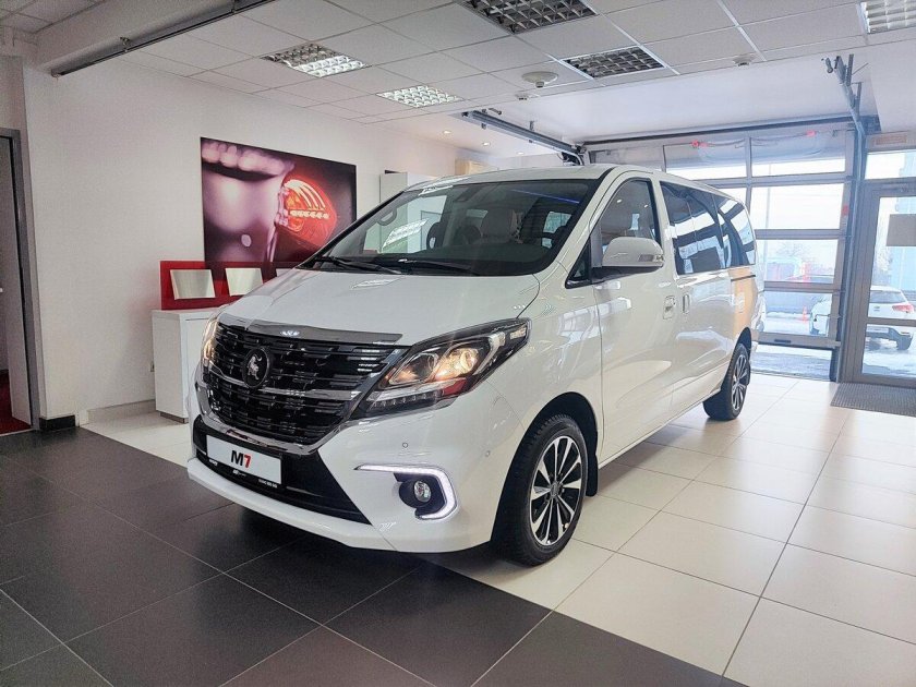 Китайский минивэн 2024