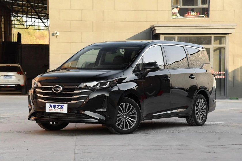 Китайский минивэн gm8