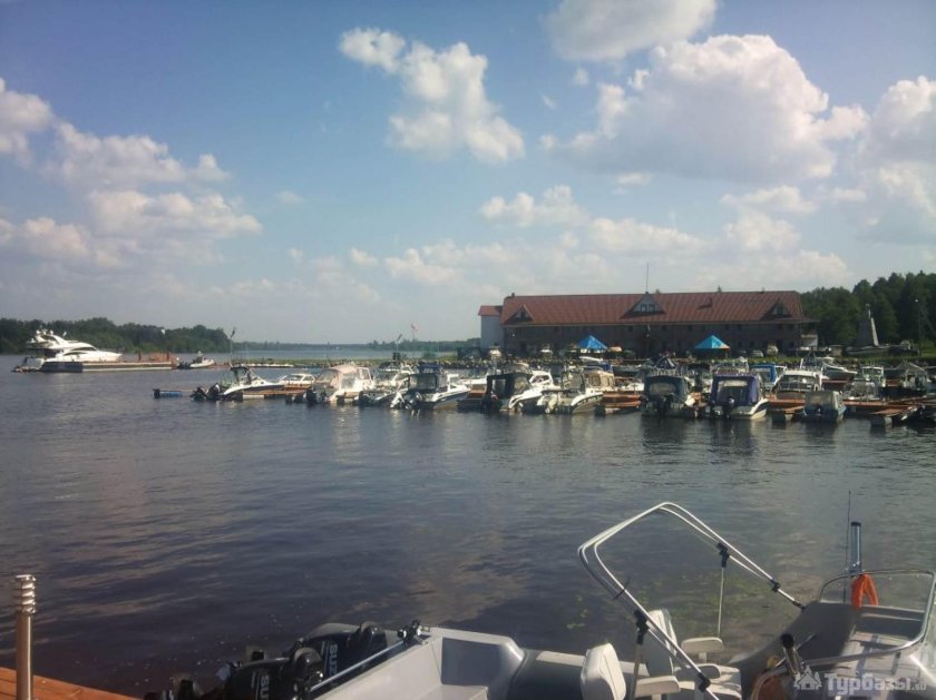 Зимняя стоянка катеров