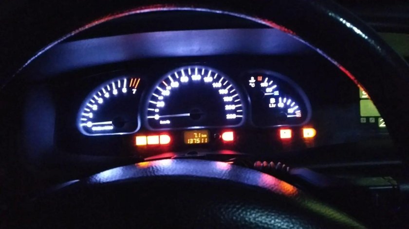 Лампочка на панель приборов Opel Vectra b 2000 год