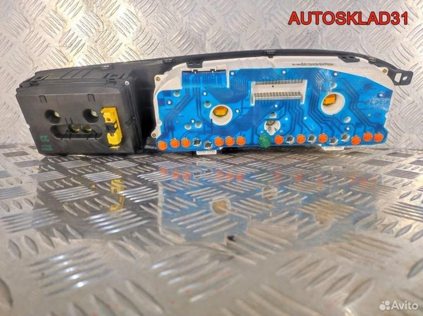 Передняя панель lr054853