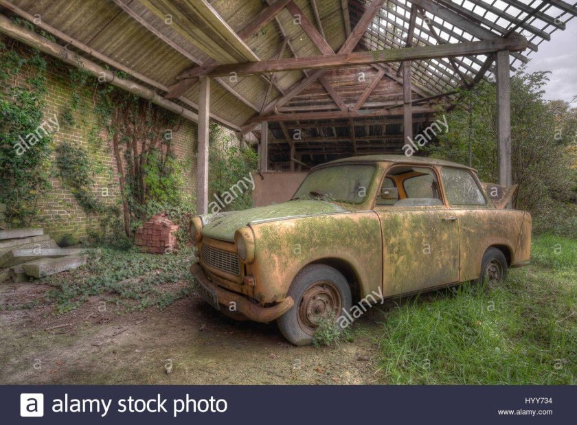 Заброшенный Москвич 2141