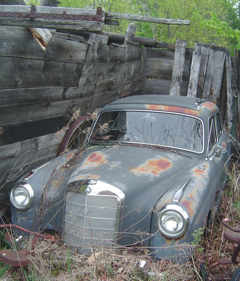 Заброшенный Мерседес в190