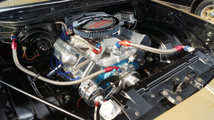 Small Block v8 Oldsmobile