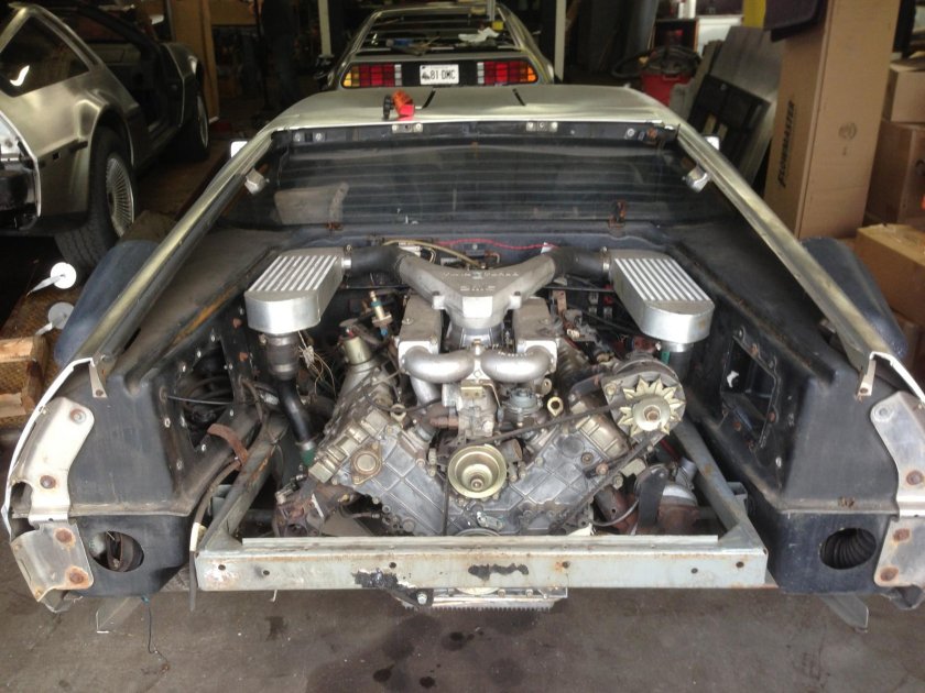 DELOREAN DMC-12 двигатель