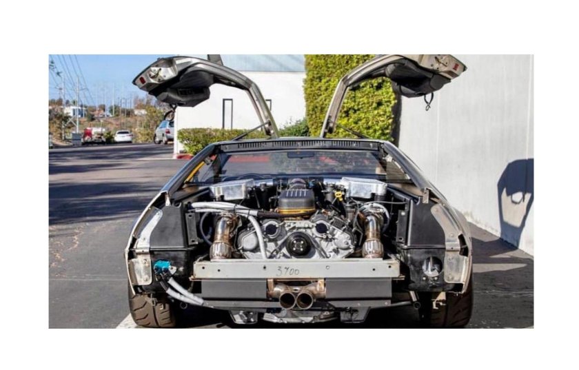 Делориан DMC 12