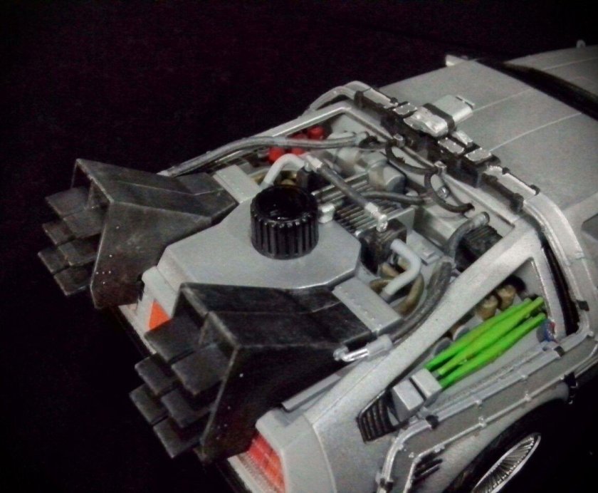 Aoshima 1/24 back to the Future II DELOREAN