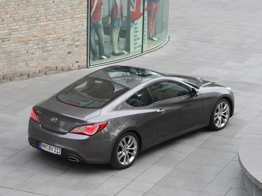 Hyundai genesis coupe 2011