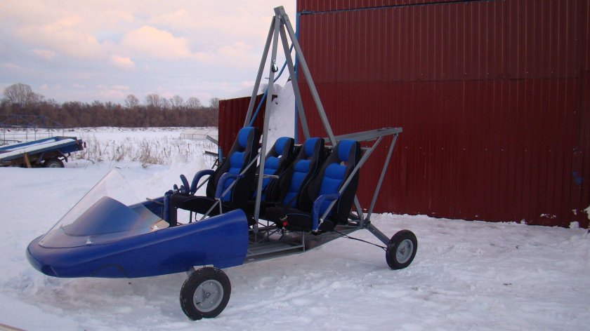 Трехместный мотодельтаплан