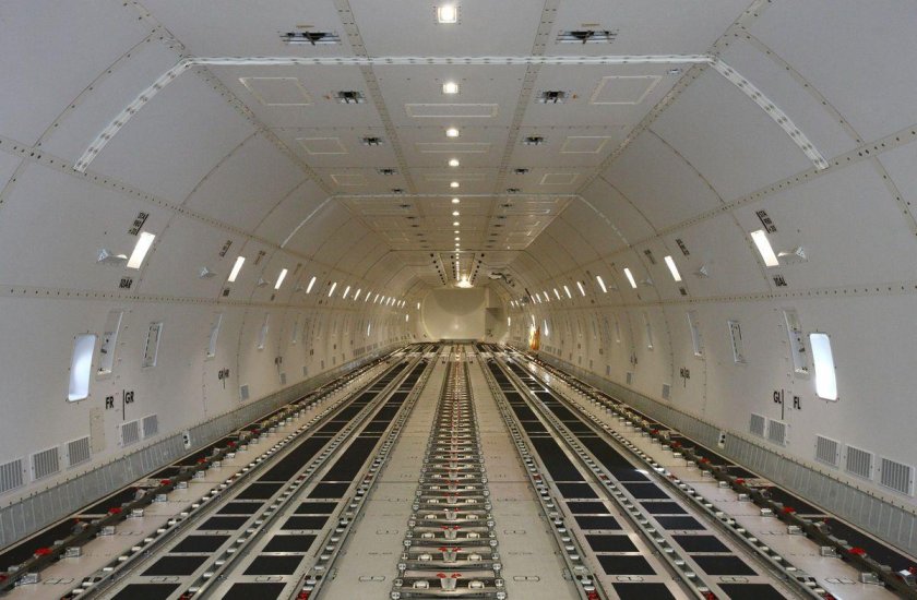 Грузовой отсек Boeing 747-8f