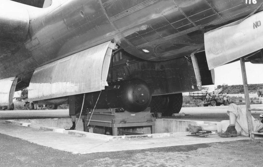 Б-29 бомбардировщик Хиросима