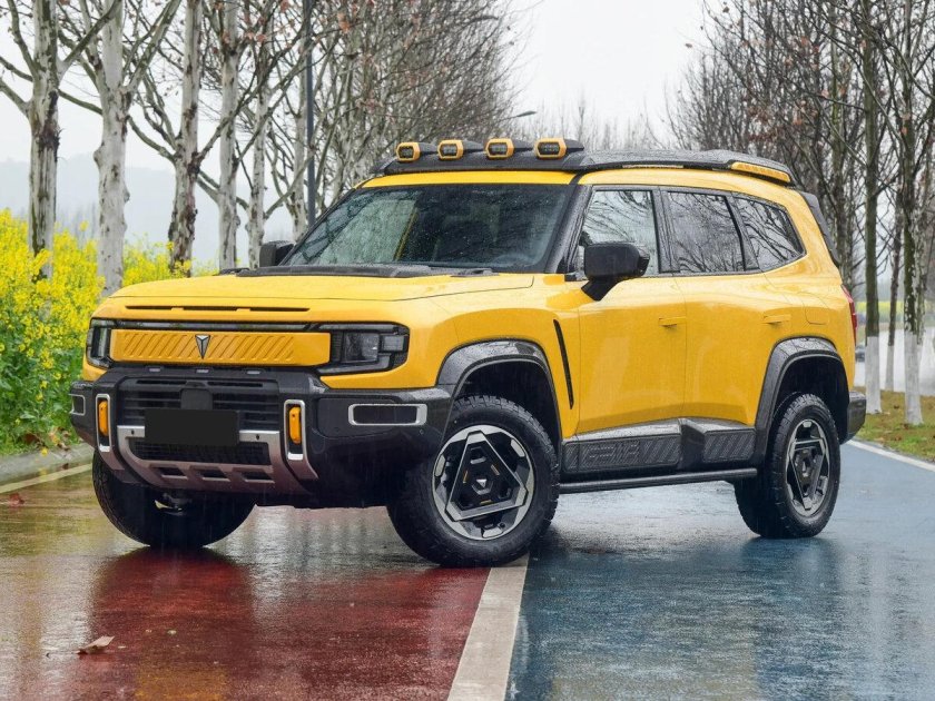 Китайские внедорожник