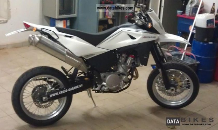 Мотоцикл Хускварна 630