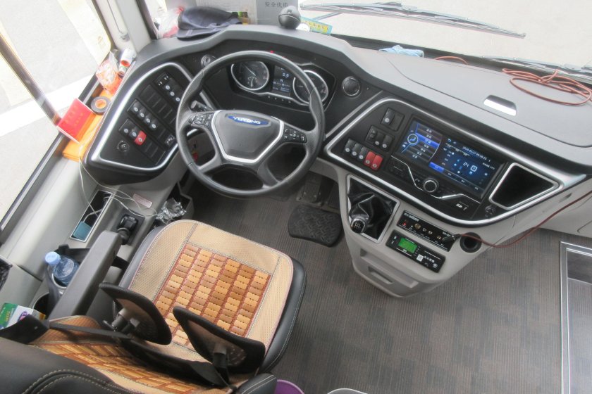 Автобус Ютонг т13