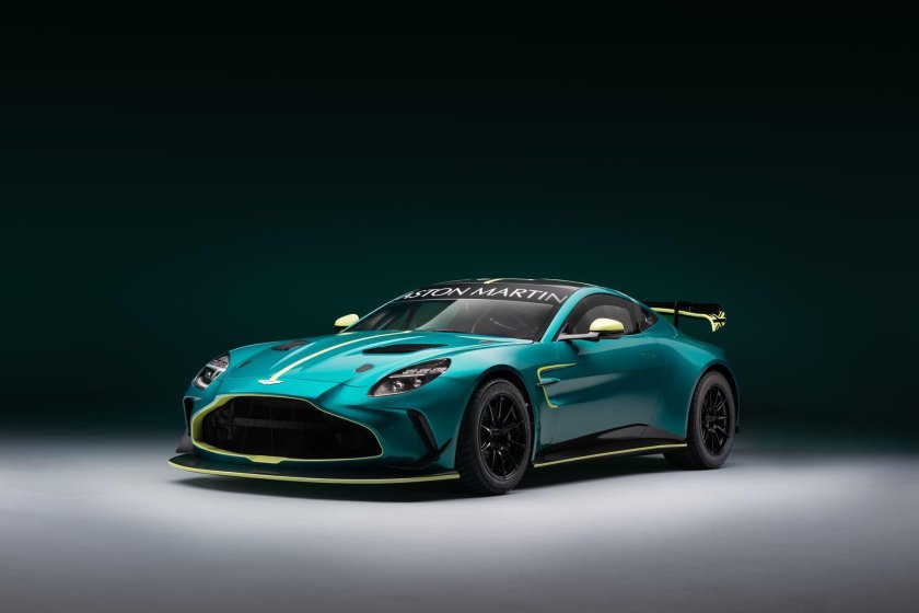 Aston martin vantage gt 3