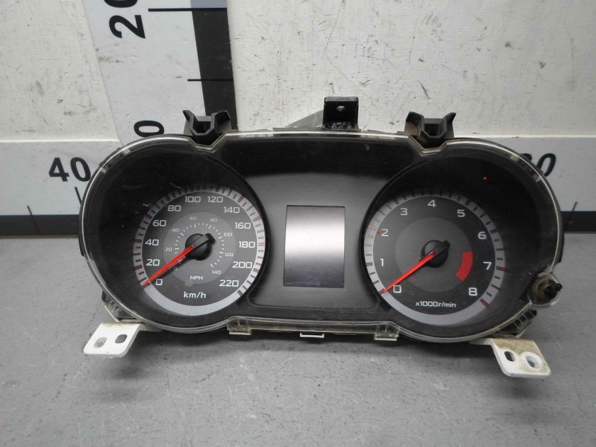 Панель приборов Mitsubishi Outlander