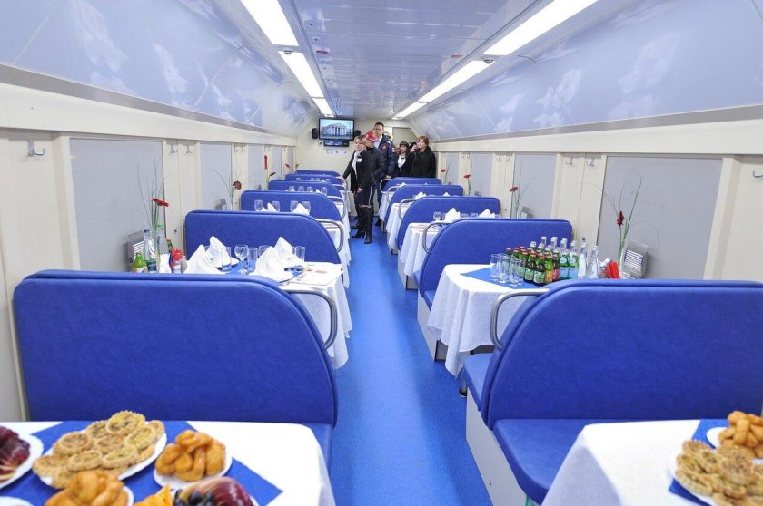 Фирменный поезд Италмас двухэтажный