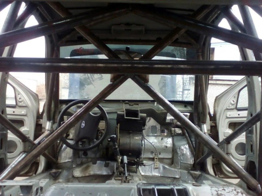 Каркас безопасности кабины КАМАЗ 43509 интерьер кабины