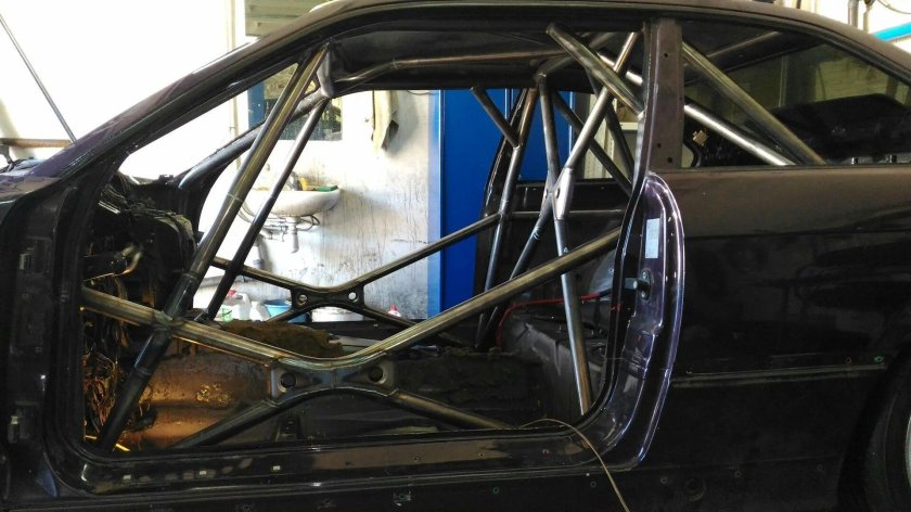 Каркас безопасности авто