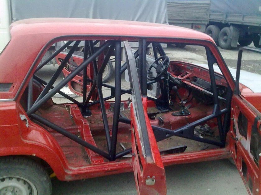 Каркас безопасности ВАЗ 2105