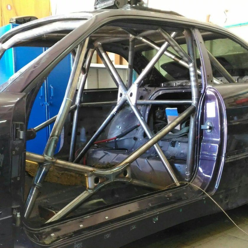 Каркас безопасности ВАЗ 2112