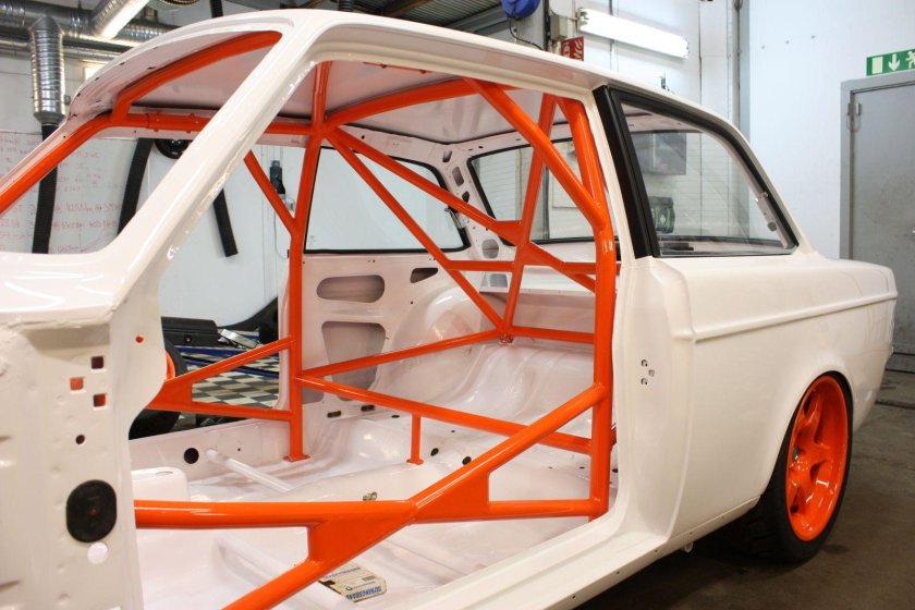 Каркас безопасности Audi 80