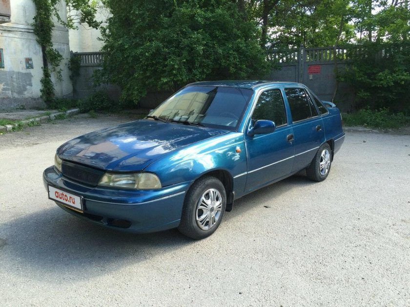 Daewoo Nexia синяя