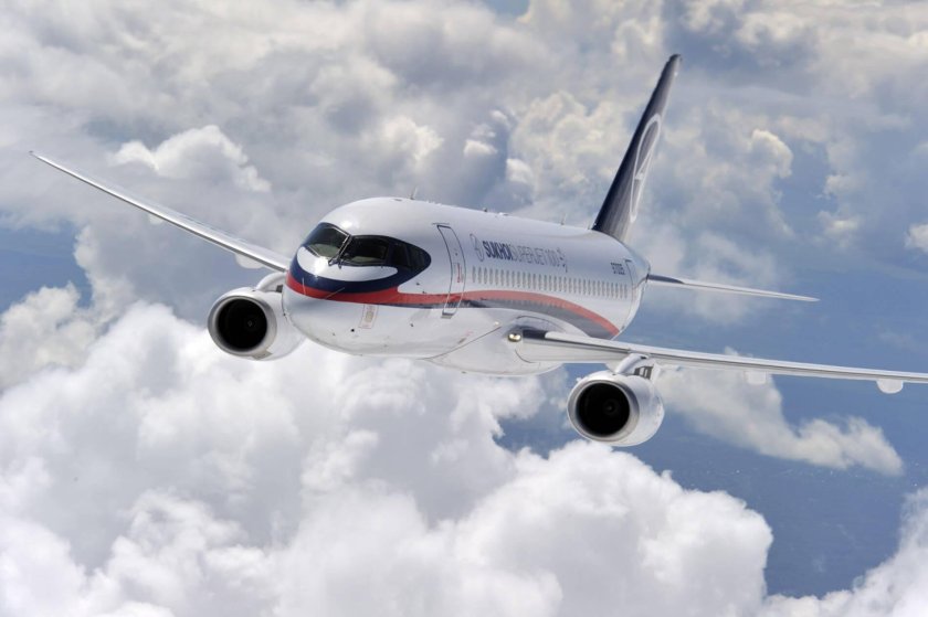 SSJ 100