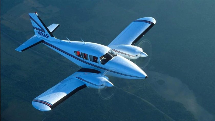 Самолет Пайпер Ацтек