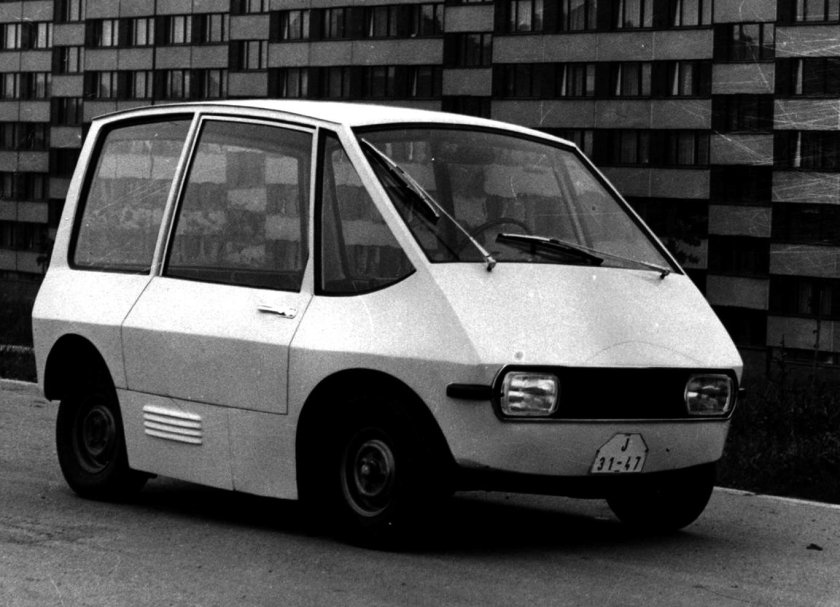 Педальный автомобиль