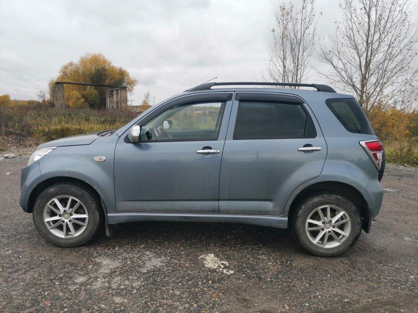 Дайхатсу Териос 2006 салон