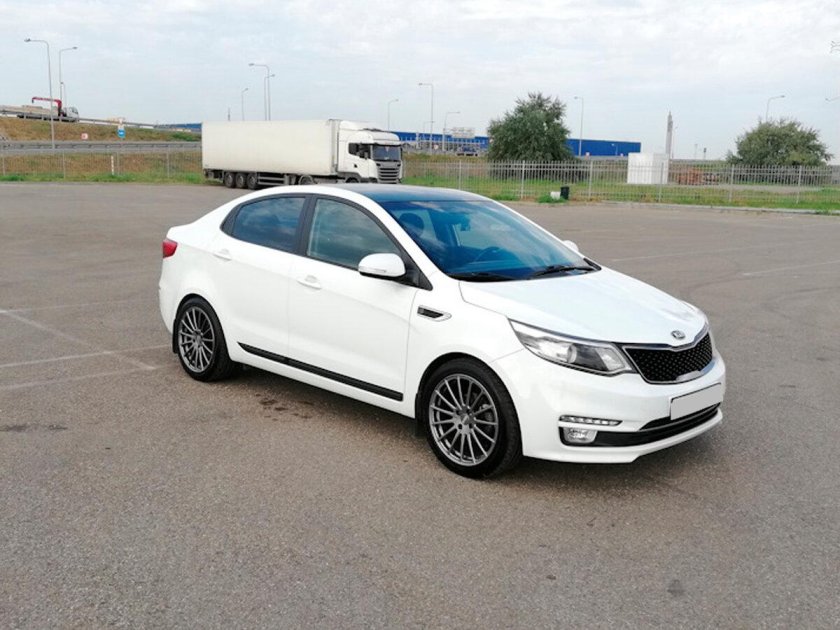 Kia Rio 3 белая