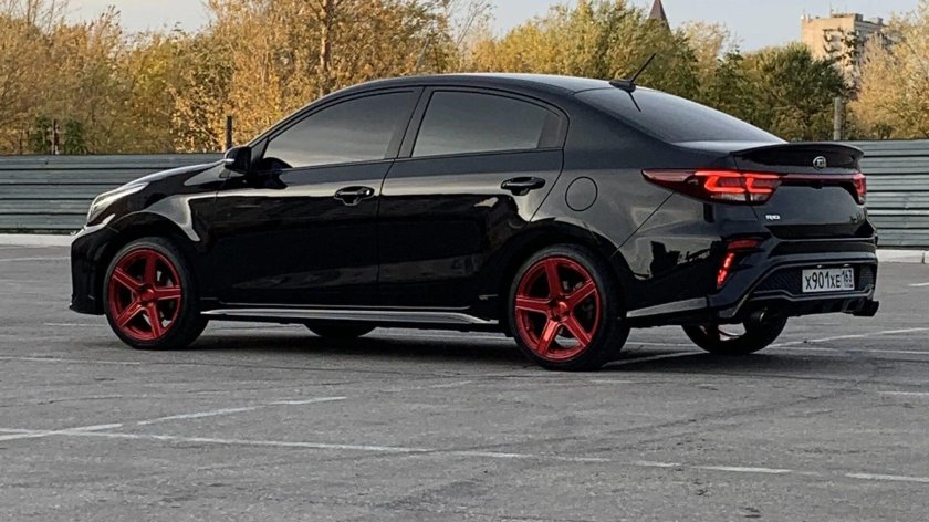 Kia Rio 4 Black Tuning
