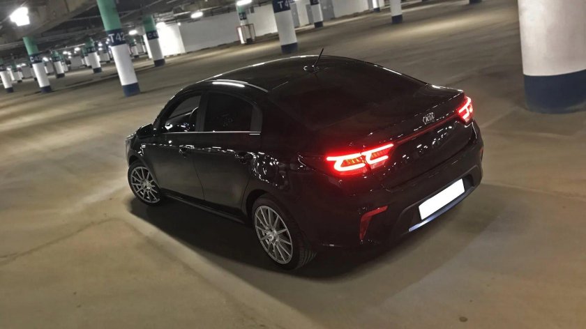 Kia Rio 4 черный