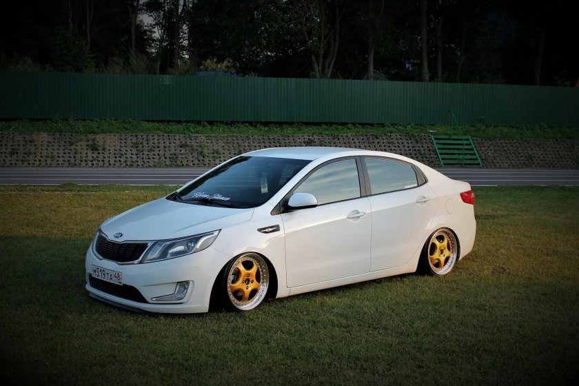 Киа Рио стенс