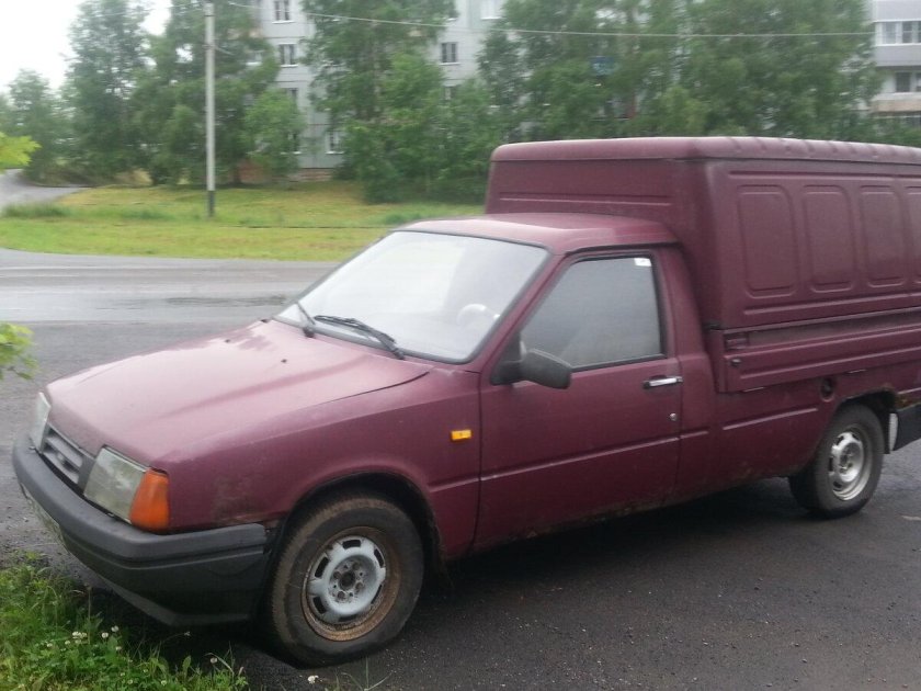 Автомобиль ИЖ Ода 2126