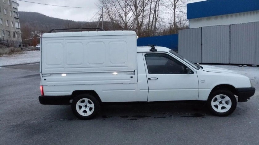 ИЖ Ода 2717 белый