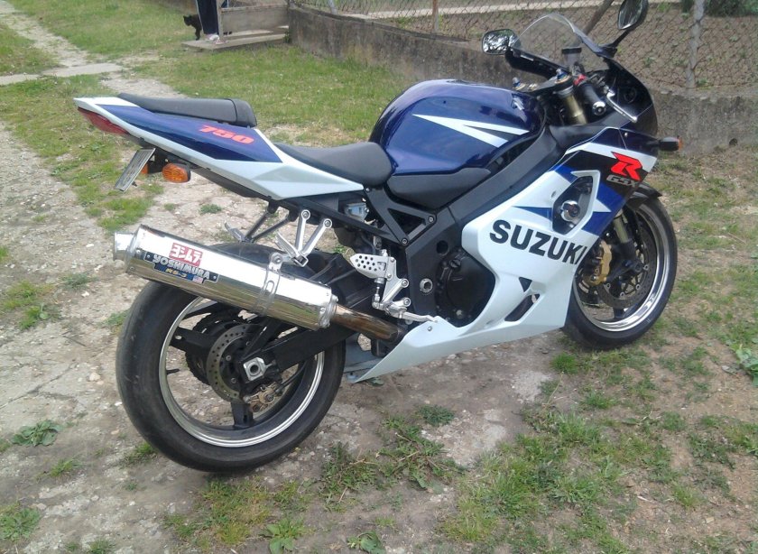 Сузуки GSXR 750
