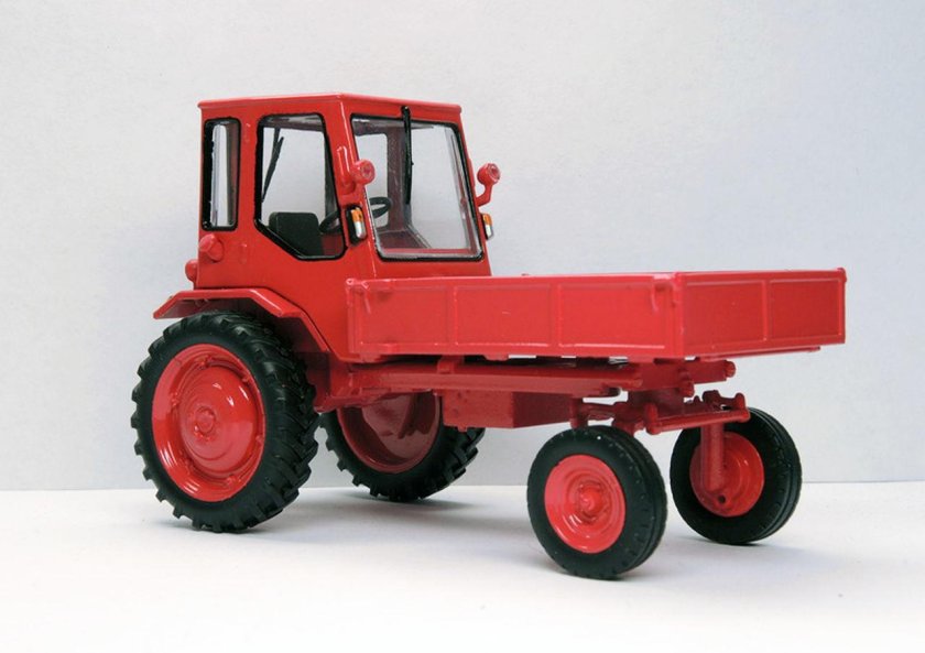 Модель трактора т 16