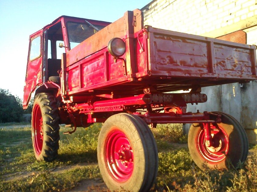 Трактор шасси т-16