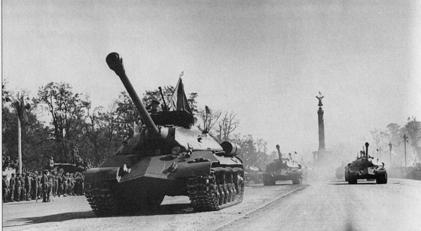 Парад Победы в Берлине 1945 ИС 3