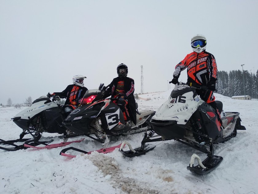 Снегоход polaris