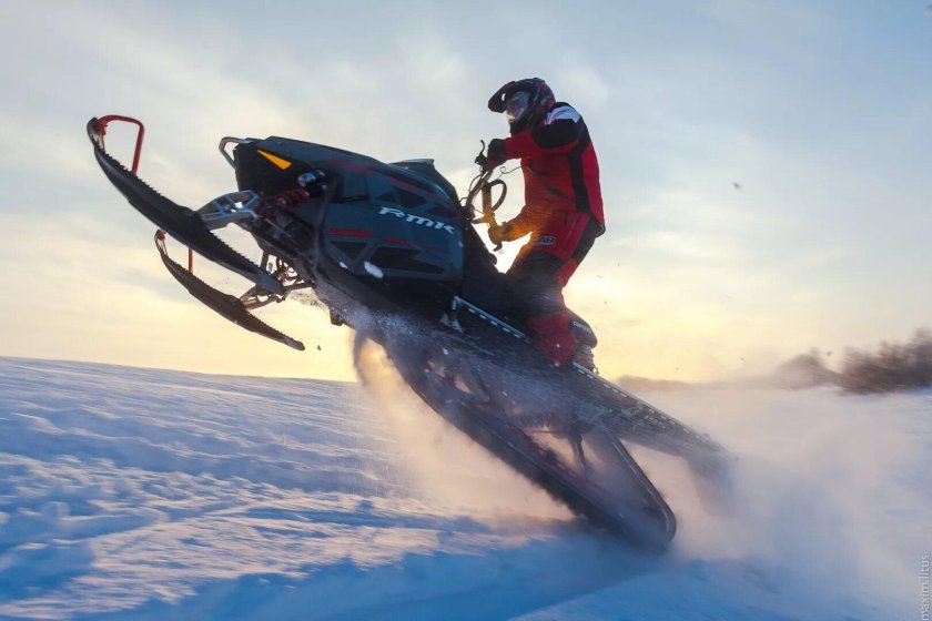 Горный снегоход BRP