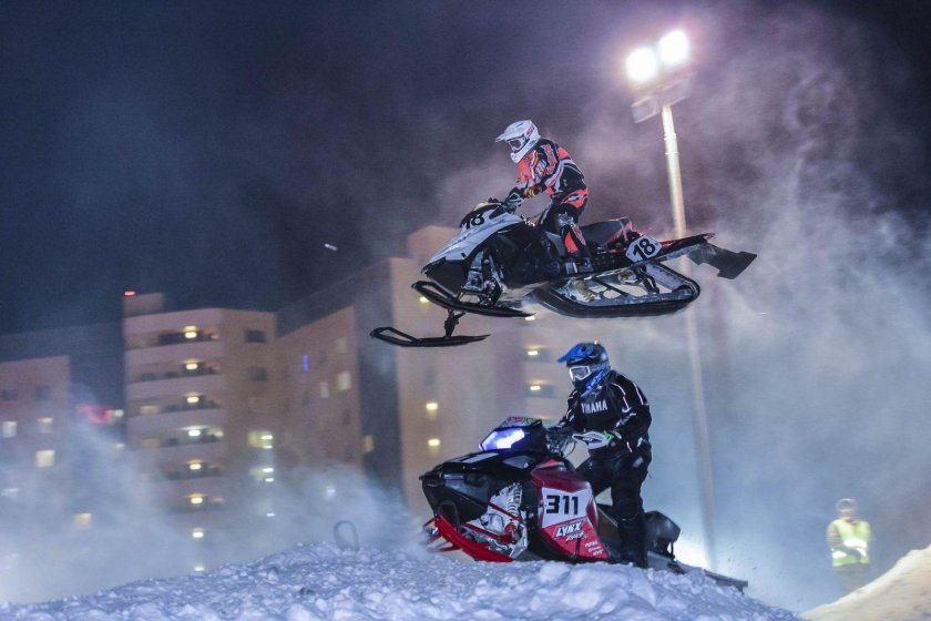 Соревнования на снегоходах