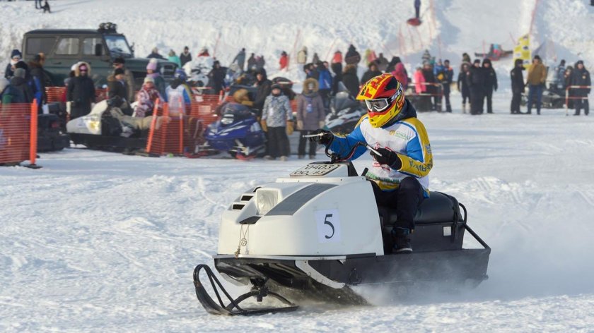 Соревнования на снегоходах
