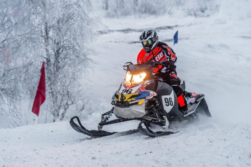 Кросс на снегоходах новый Уренгой